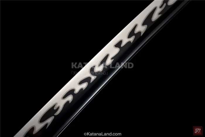 Unique Hamon design on samurai katana