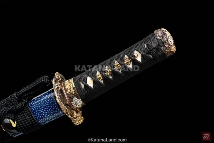 Remarkable Hamon finish on Damascus steel katana