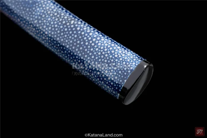 Samurai katana with durable Damascus steel blade