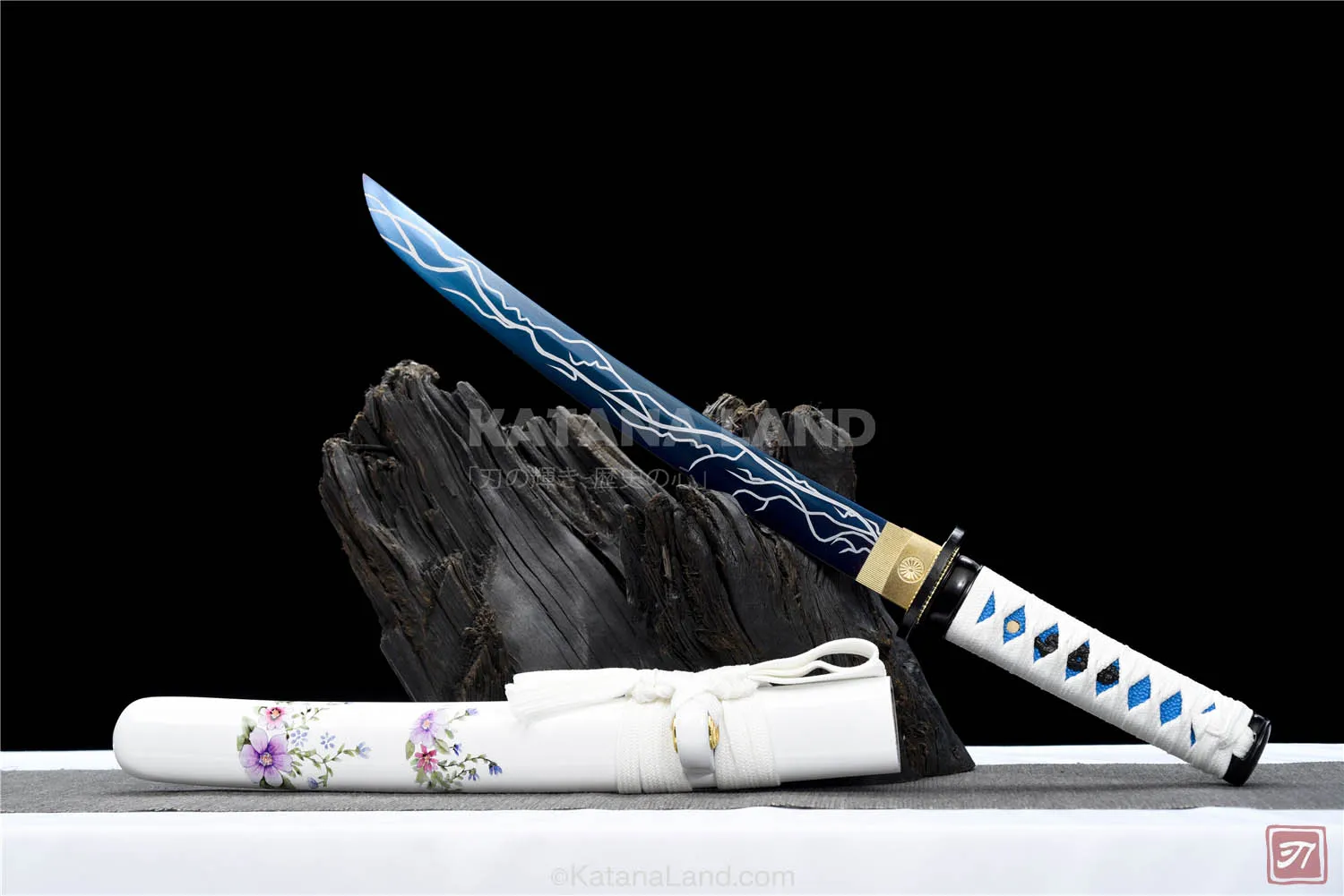 Elegant White Samurai Katana