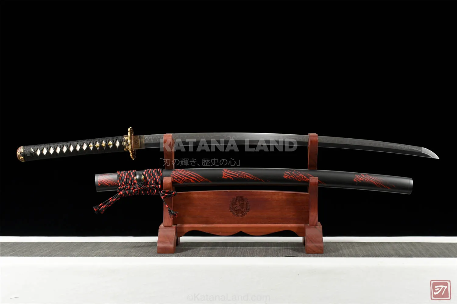 Black color Samurai Katana featuring Hamon