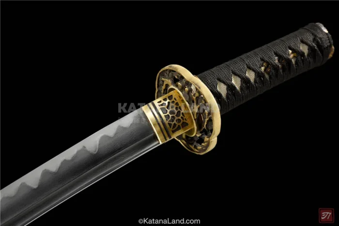 Authentic samurai katana with Hamon