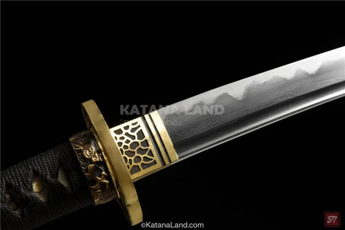 Kaze no Tori katana with traditional Hamon