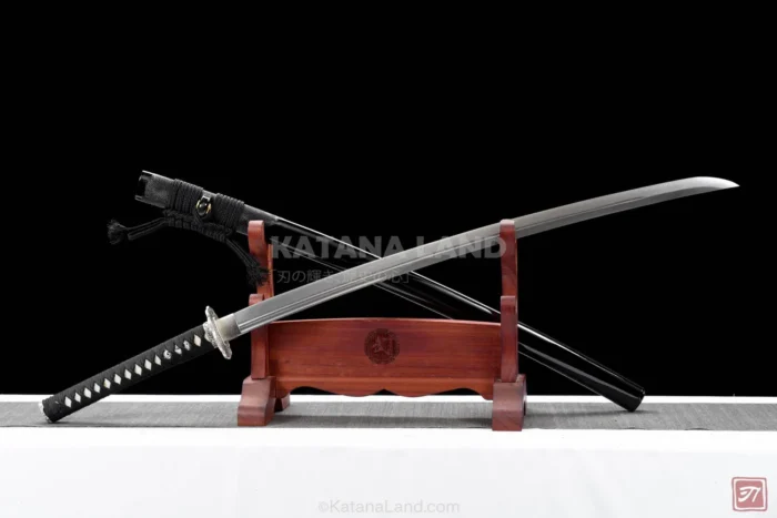 Kōun Katana: Elegant black finish