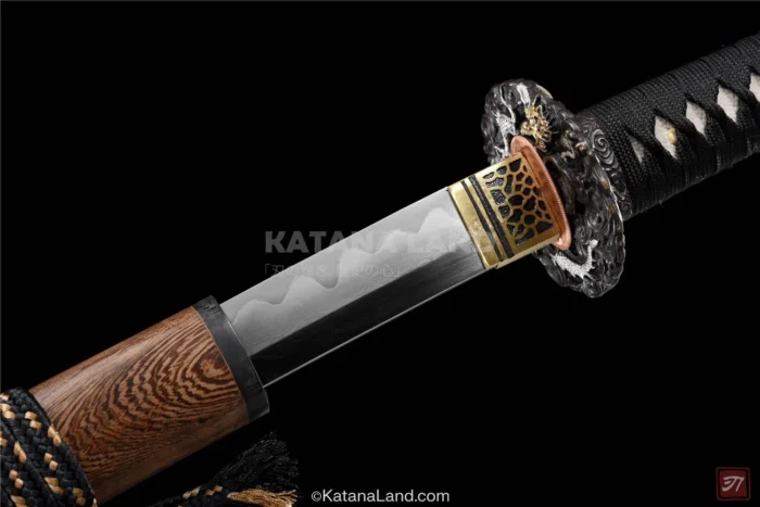 Exclusive samurai katana with Damascus craftsmanship