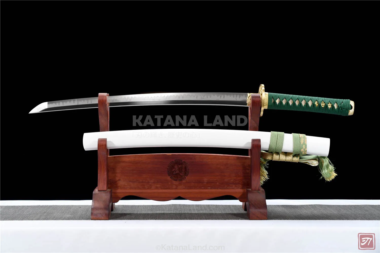 White katana featuring Hamon design