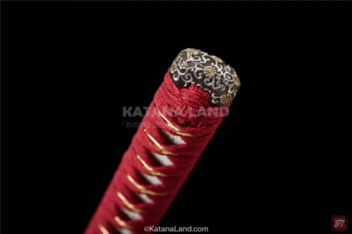 Kiku no Tachi traditional katana with distinctive features