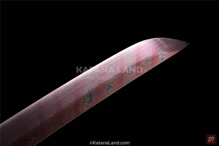 Unique Hamon design on Damascus steel katana