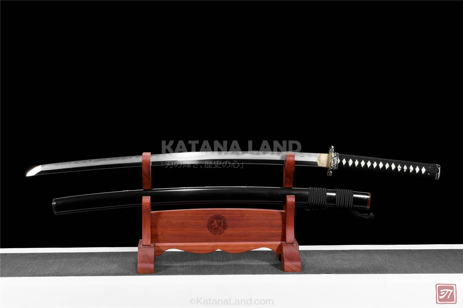 Black Samurai Katana featuring Hamon