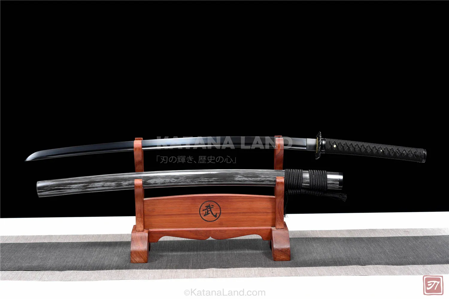 Gray Samurai Katana with BO-HI Design