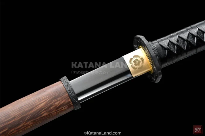 Beautifully crafted katana featuring BO-HI and green finish