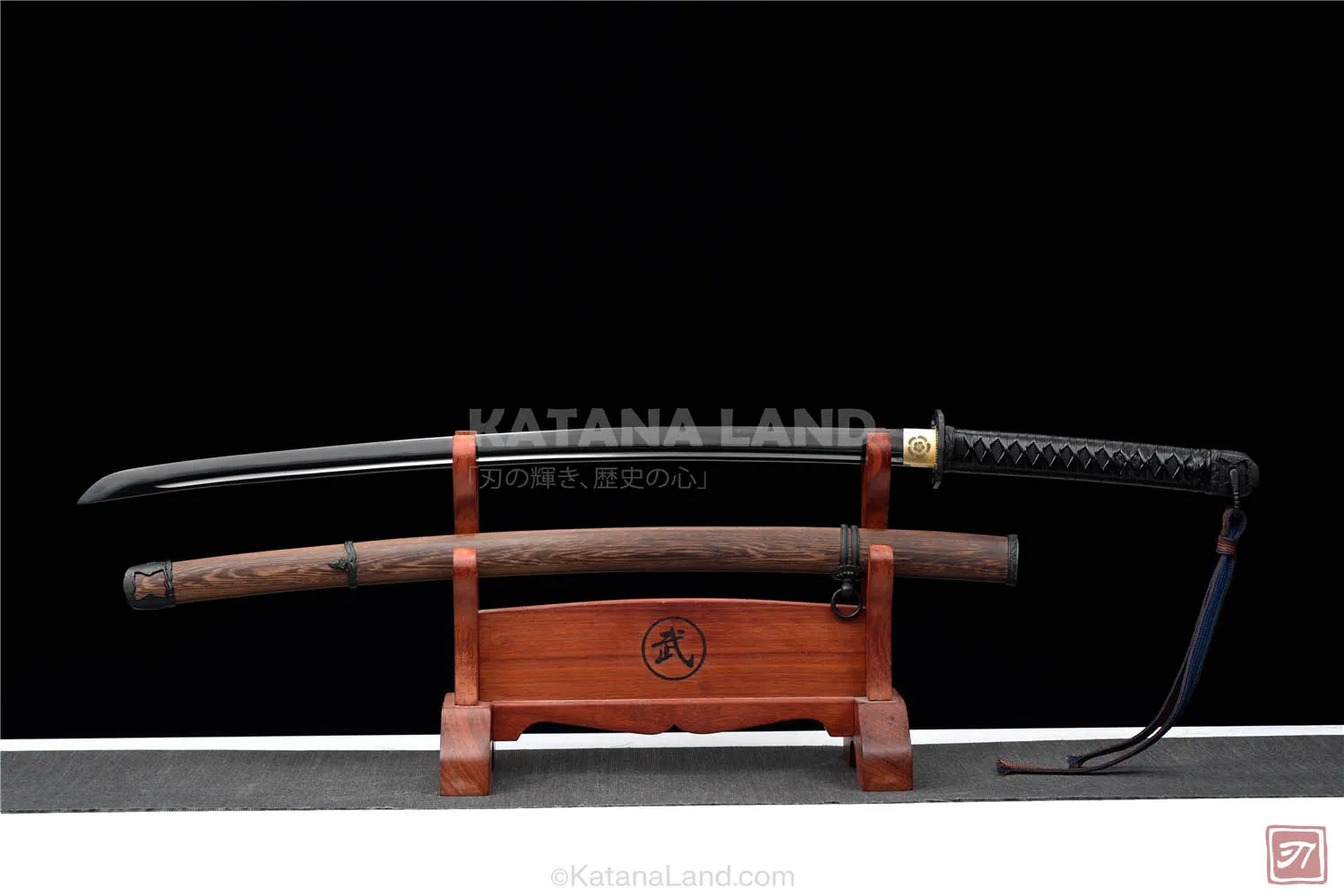 Green katana sword featuring BO-HI design