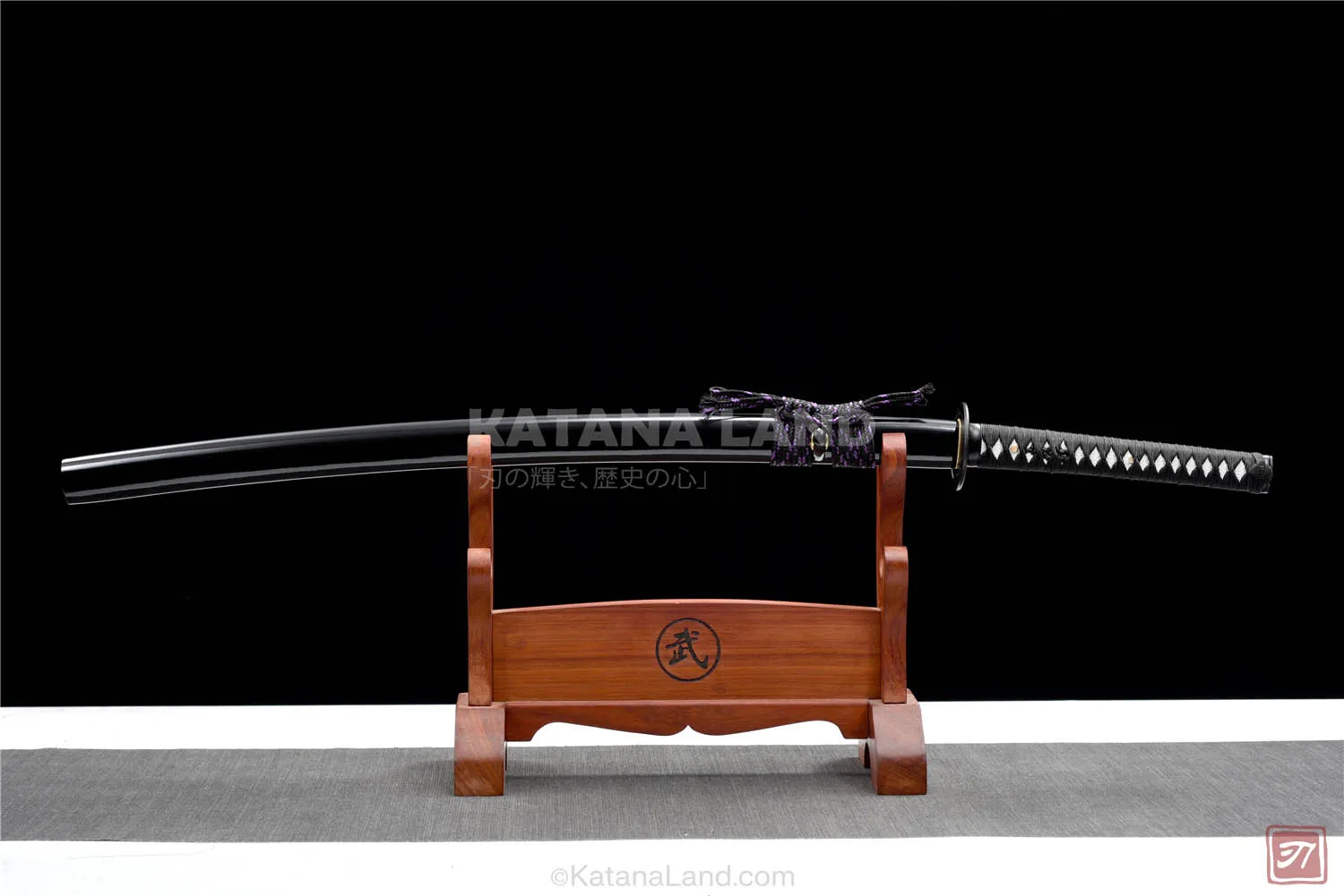 Yūran no Tachi katana with Damascus steel blade