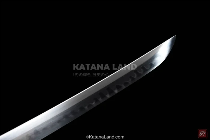 Traditional katana with stunning Hamon