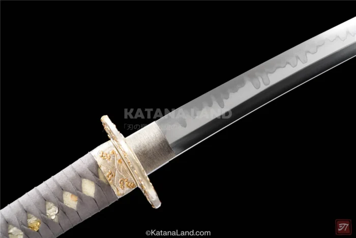 Unique Hamon design on Ryuk Katana
