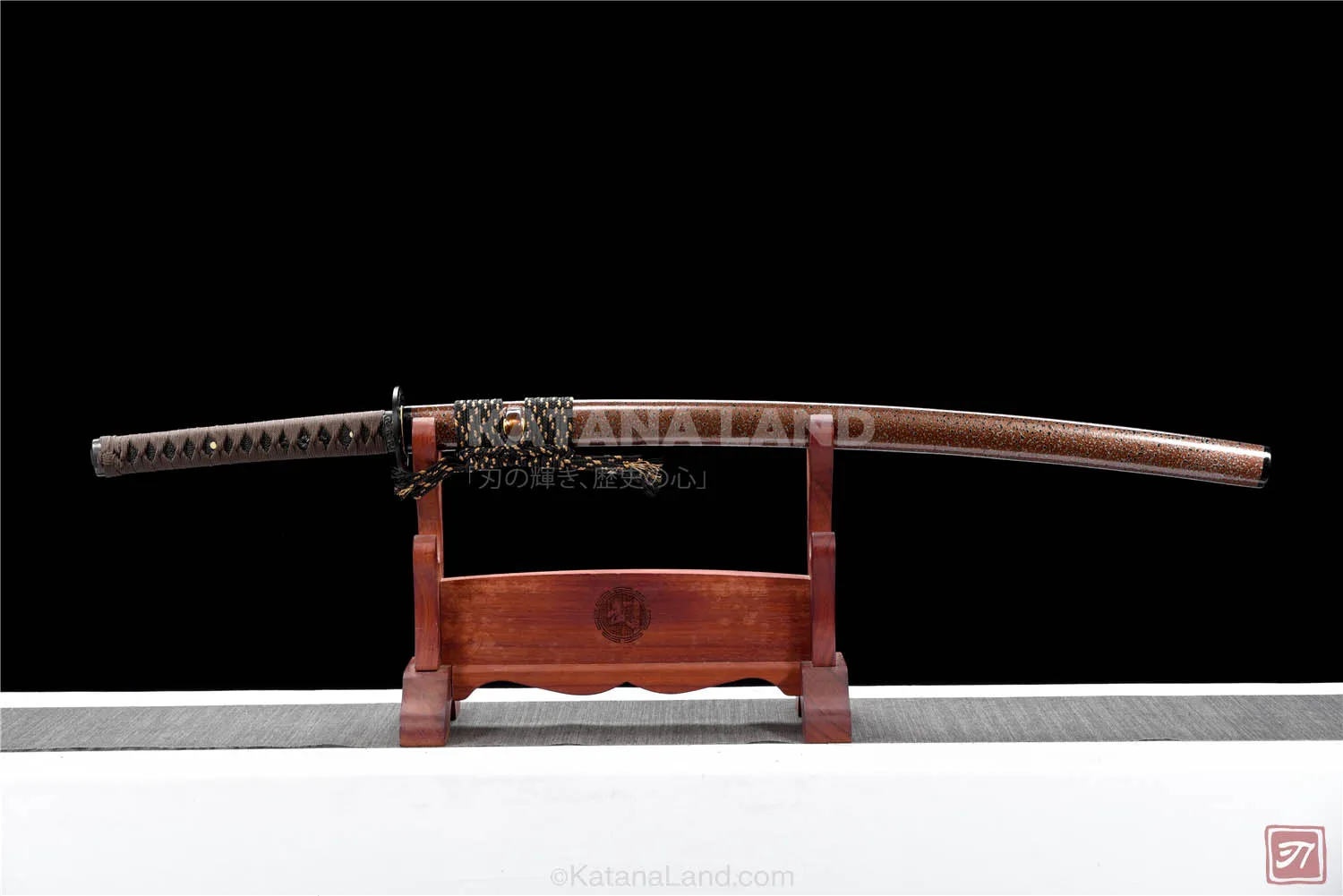 Kuzunoha Tachi samurai katana with high carbon steel blade