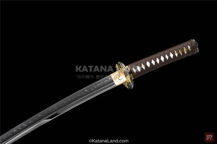 Shishi no Mai sword featuring traditional Hamon