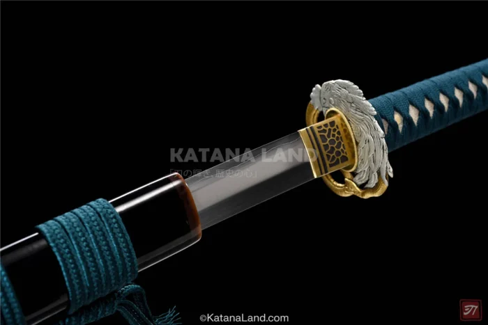Exquisite craftsmanship of Tora-Habu katana