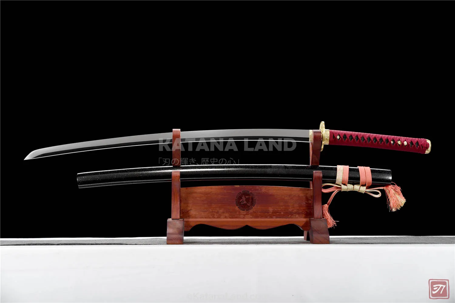 Black samurai katana featuring a mirror finish