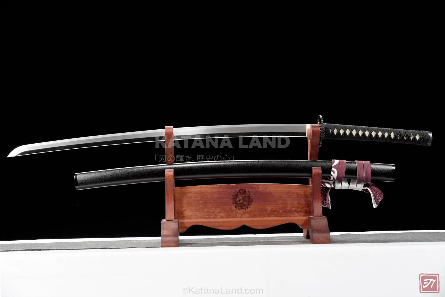 Black Samurai Katana with Traditional Craftsmanship