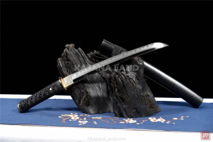 Elegant Kurotama Black Katana with Unique Hamon
