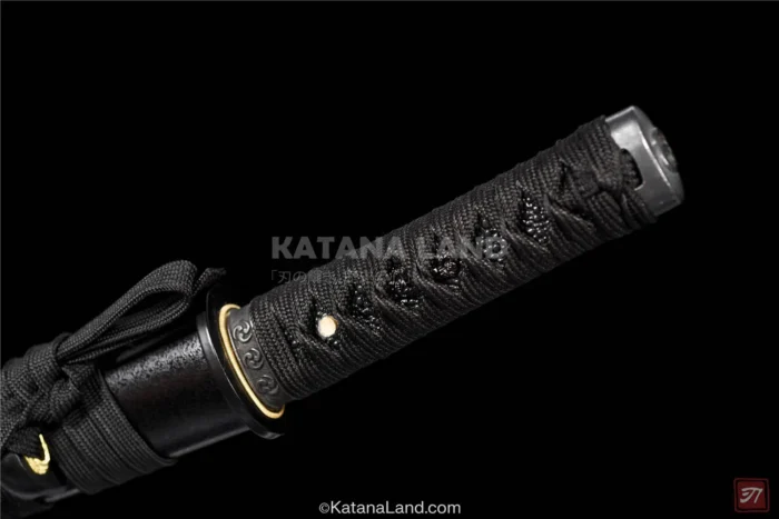 Unique Kurotama Katana with Striking Hamon Pattern