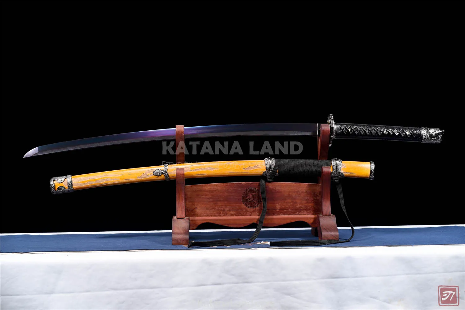 Yellow samurai katana featuring hamon