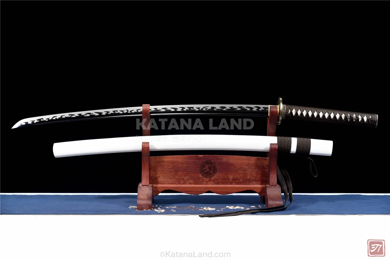 White samurai katana with elegant design