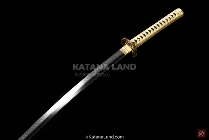 Elegant green katana with Hamon finish