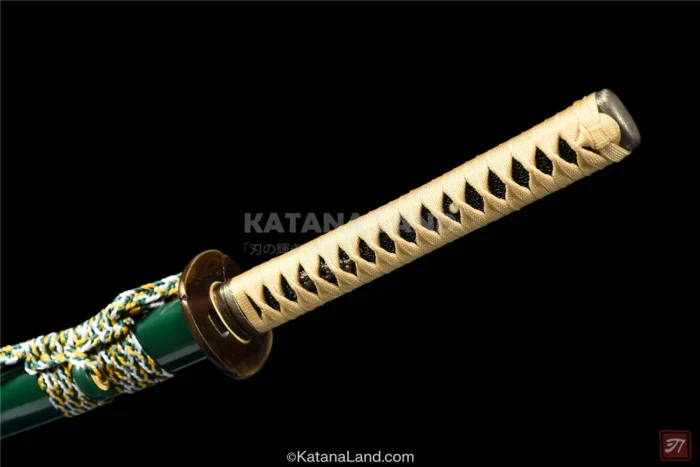 Stunning Hamon design on Emerald Katana