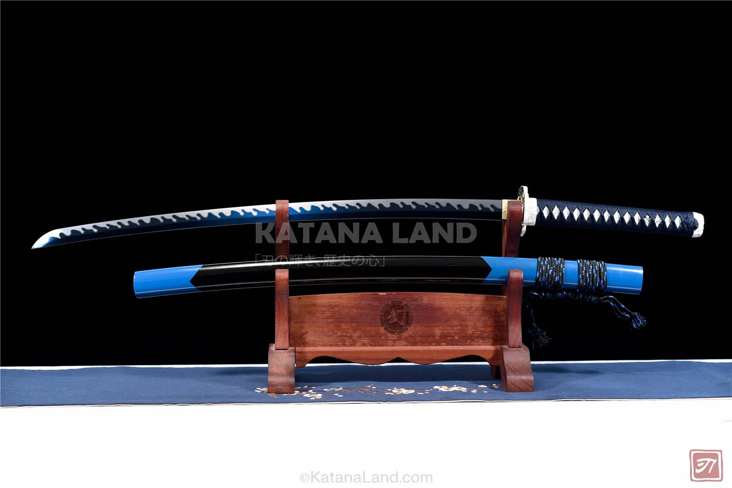 Blue samurai katana featuring unique design