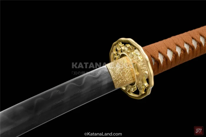 Damascus steel samurai sword with Hamon