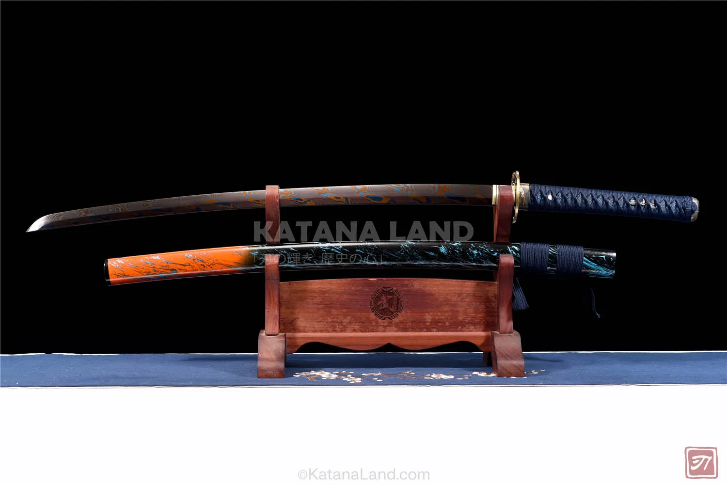 Purple samurai katana featuring Hamon