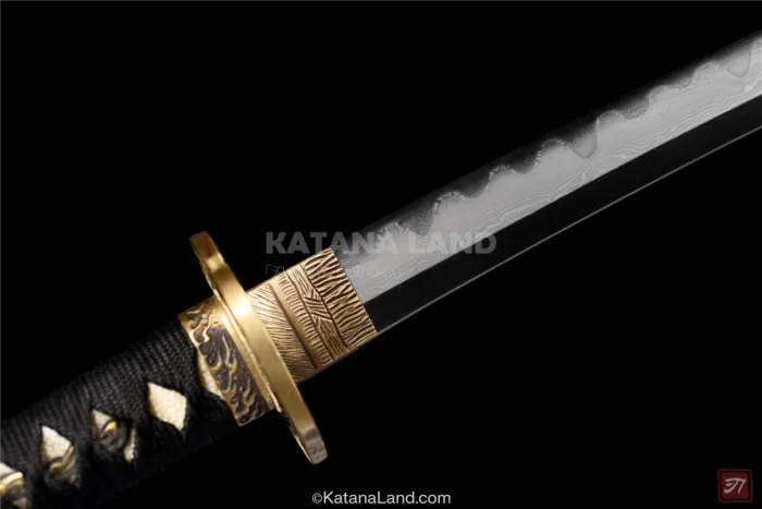 Unique Hamon design on Kaminari no Akuma katana