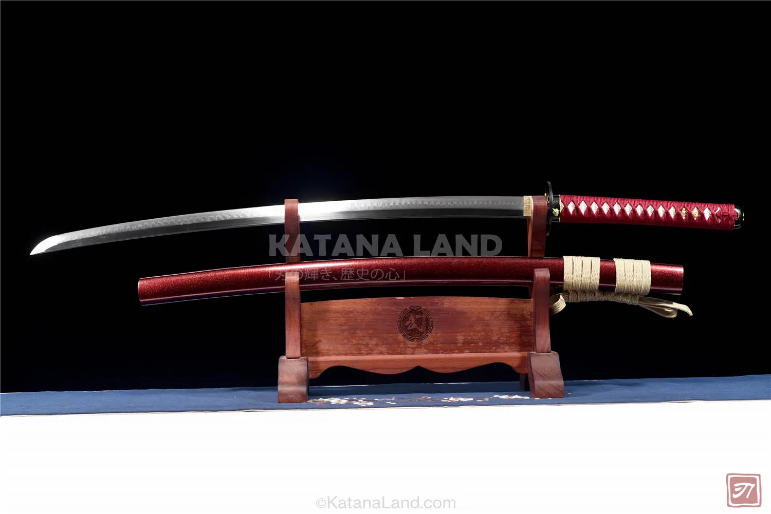 Bronze samurai katana featuring Hamon