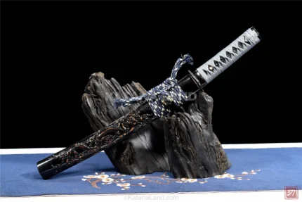 Ryū no Utsukushiki Tachi black katana with manganese blade