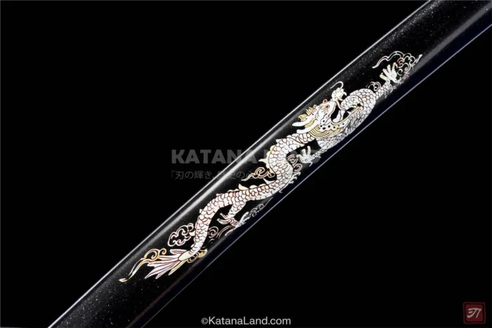 Unique Hamon design on Kaze no Shinken sword