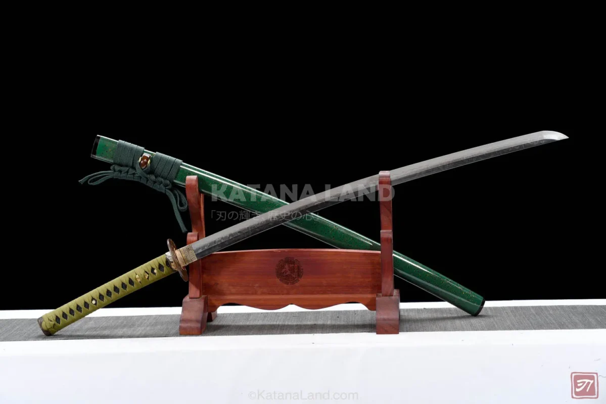 Green samurai katana featuring Hamon