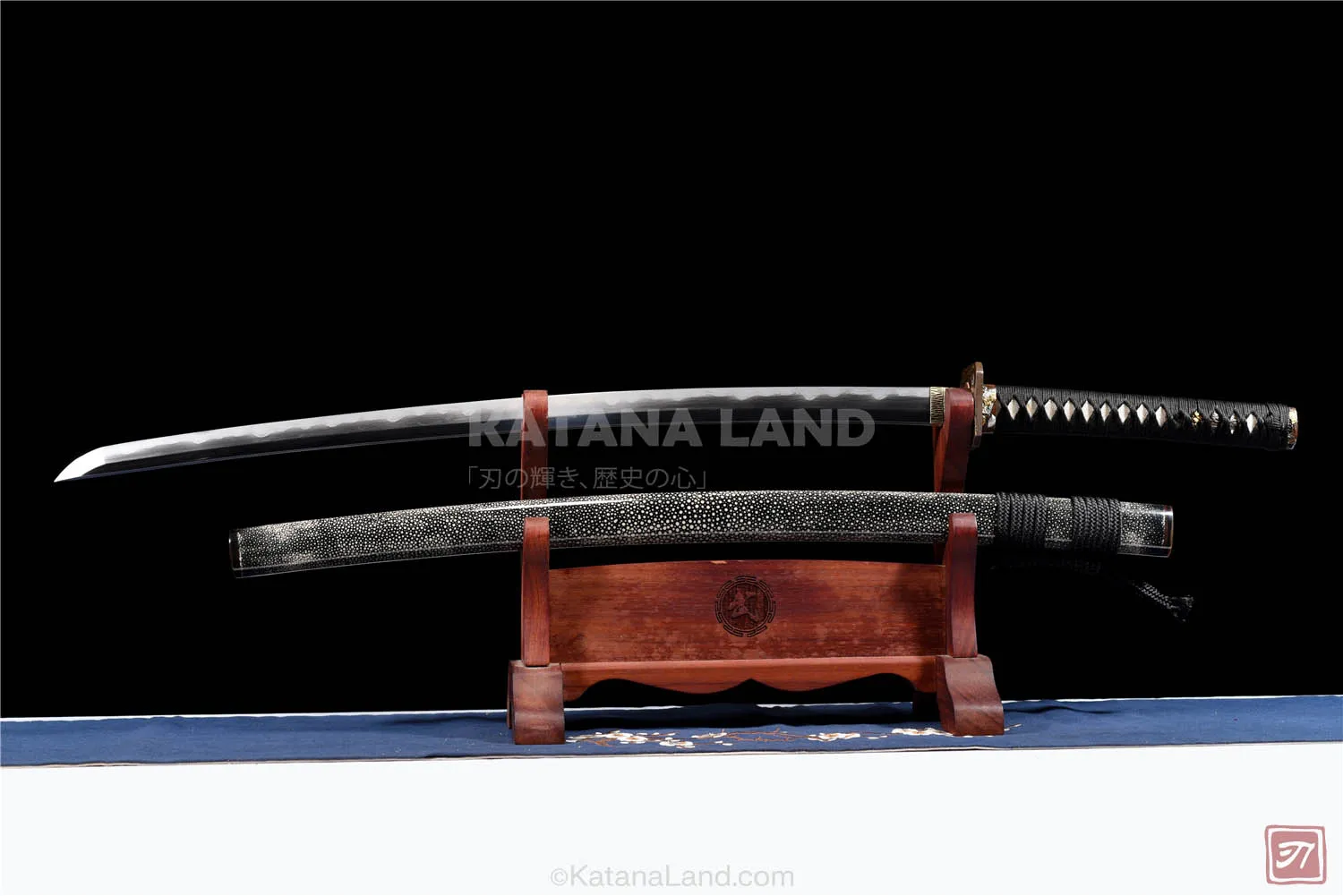 Black Samurai Katana with Exceptional Sharpness