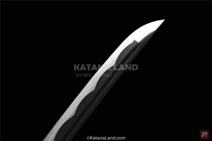 Kuro Kumo Katana: A Perfect Blend of Tradition and Craftsmanship