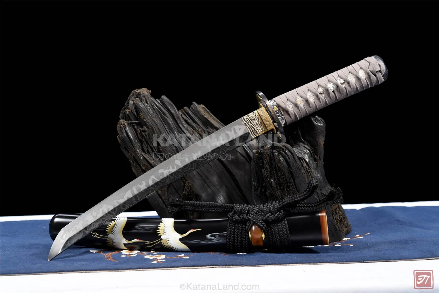 Black Samurai Katana featuring Hamon