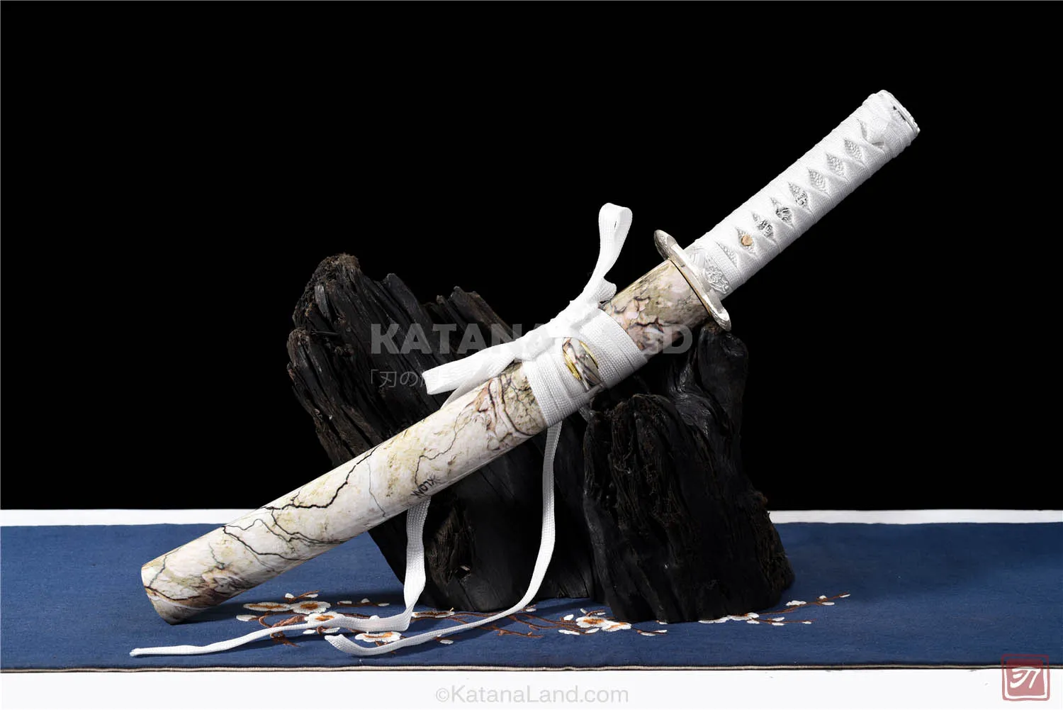 White samurai katana featuring Hamon