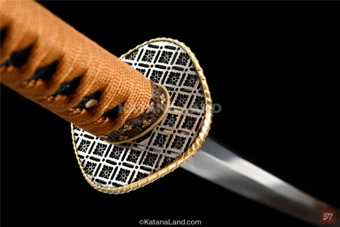 Tenkai Katana Featuring Hamon Pattern