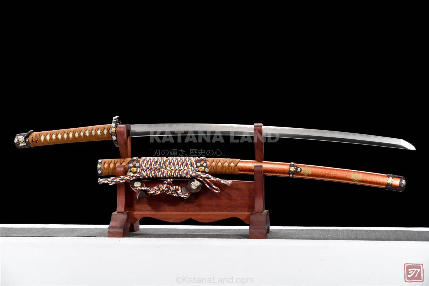 White katana sword featuring BO-HI design