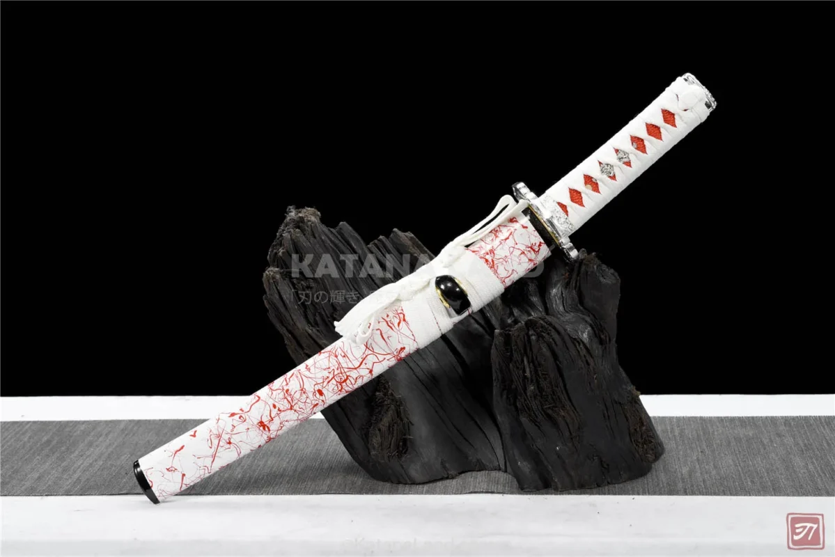 Yoroi no Tachi samurai katana with Damascus steel blade