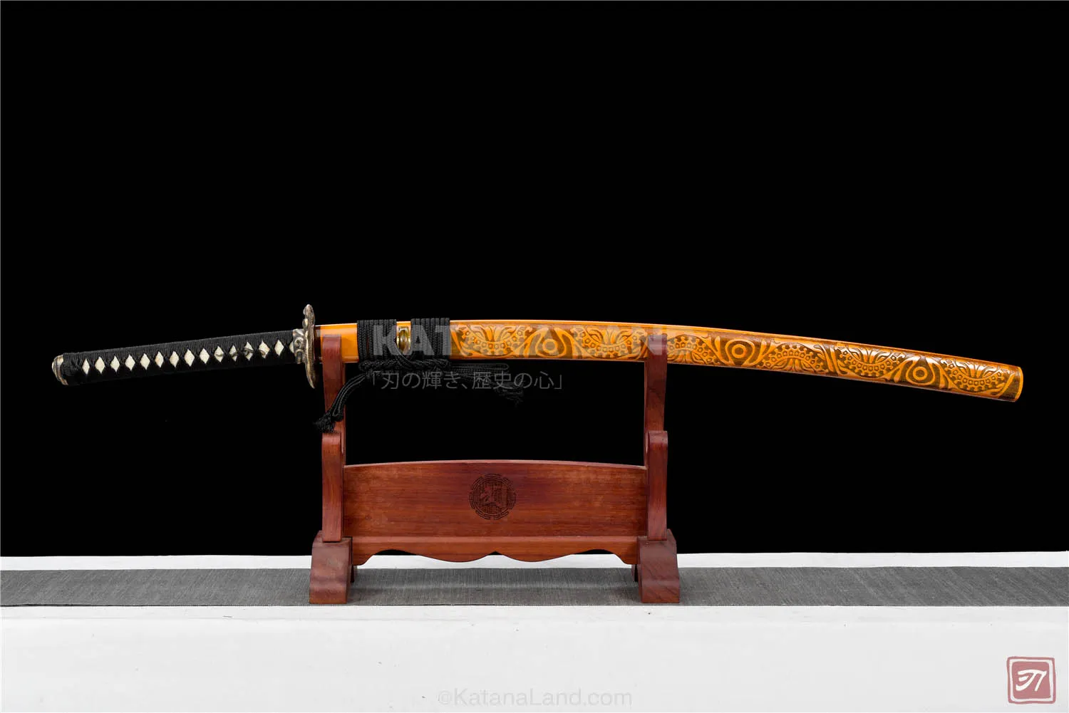 Kinsnake Yōtō katana with Damascus steel blade