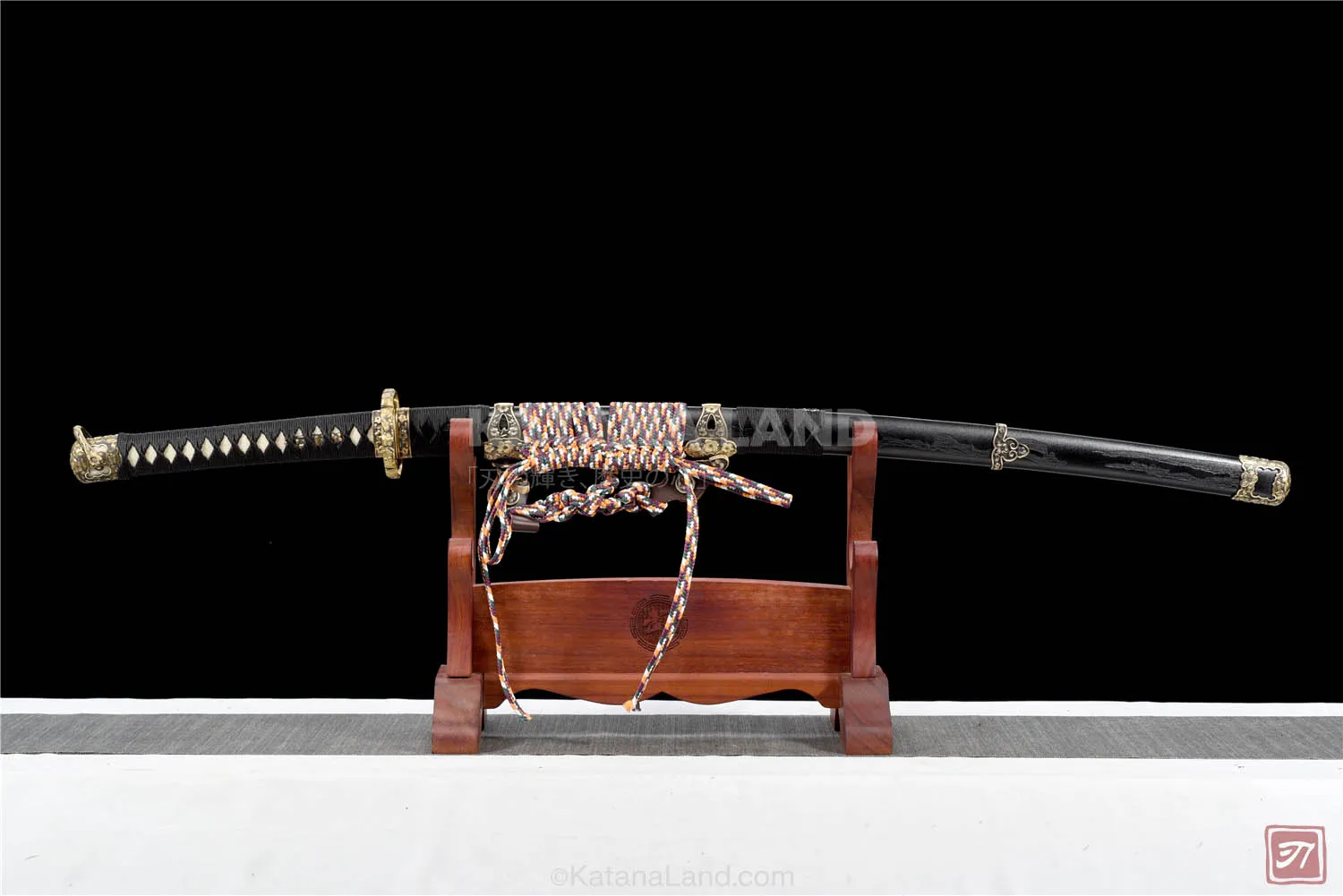 Sakura Katanaka black katana with Damascus steel blade