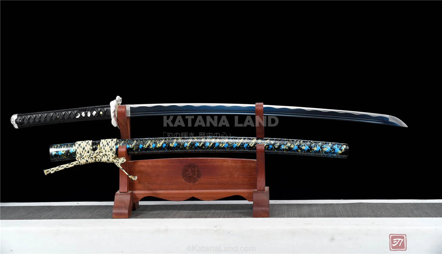 Purple katana sword featuring unique hamon