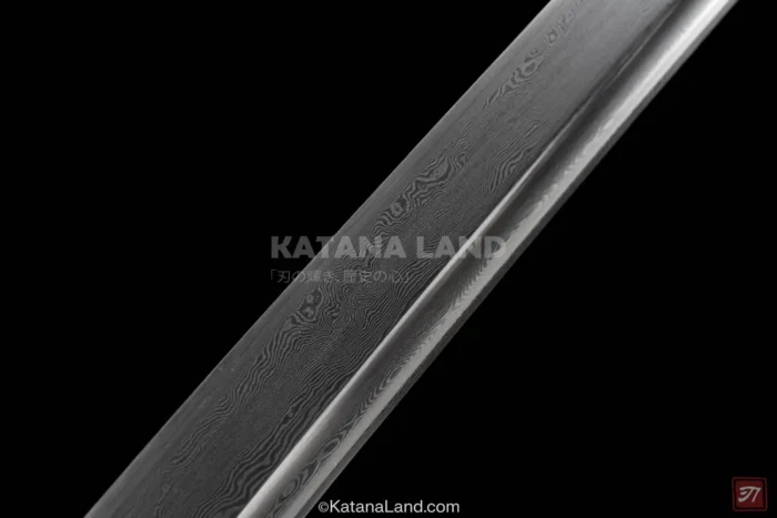 BO-HI and Hamon details on Crimson Katana