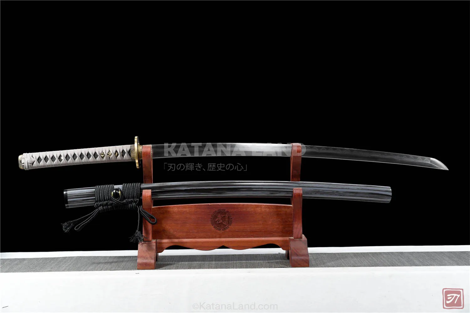 Gray Samurai Katana with Unique Hamon